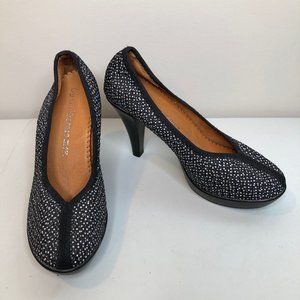 Bernie Mev Legend Classic Pumps High Heels Black White Dot Comfort Fabric 39